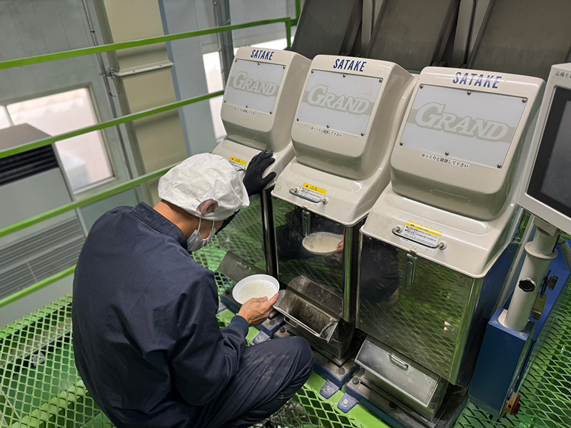 米製品製造の様子